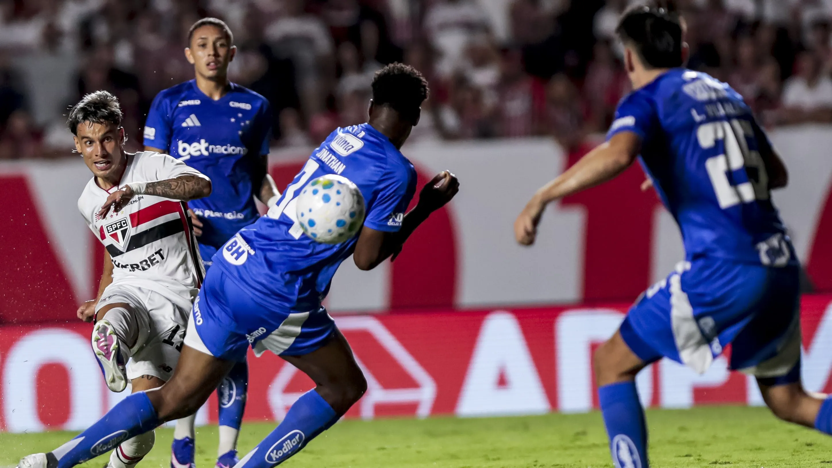 São Paulo x Cruzeiro - Foto: Marco Miatelo/AGIF.