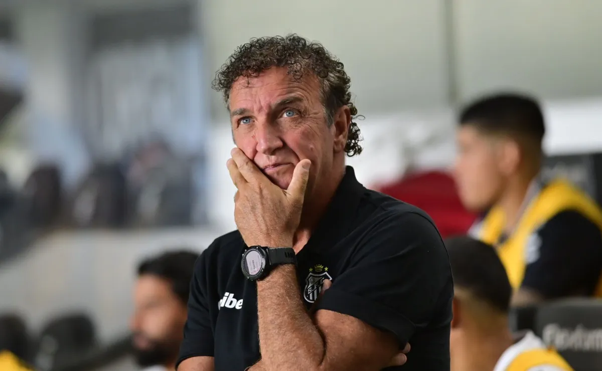 Defesa de Santos escolhida por Cuca será colocada à prova contra o Flamengo