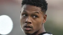 Matheus França em ação com a camisa vascaína