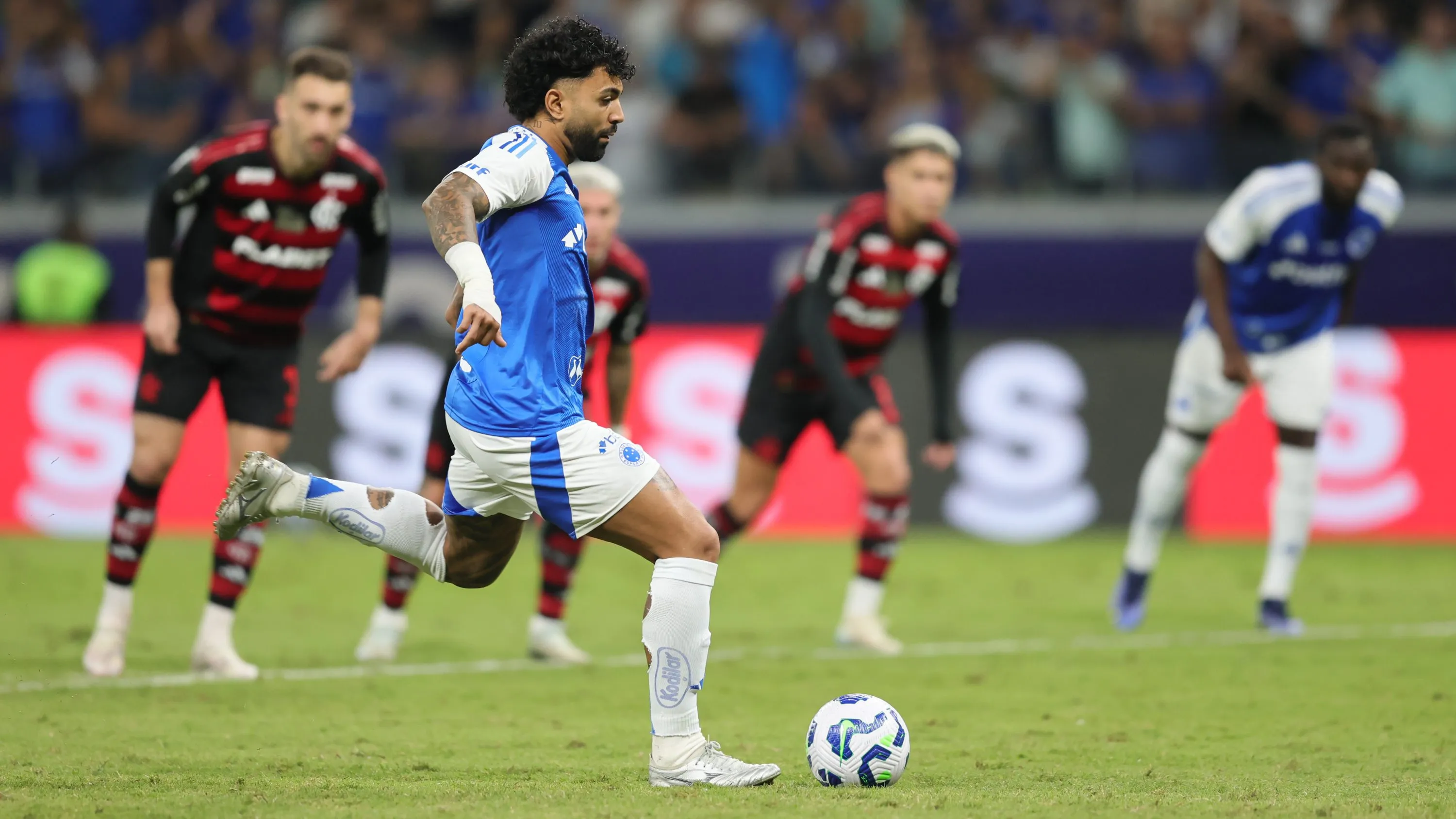 Gabriel Barbosa Gabigol jogador do Cruzeiro durante partida contra o Flamengo no estadio Mineirao pelo campeonato Brasileiro A 2025. Foto: Gilson Lobo/AGIF