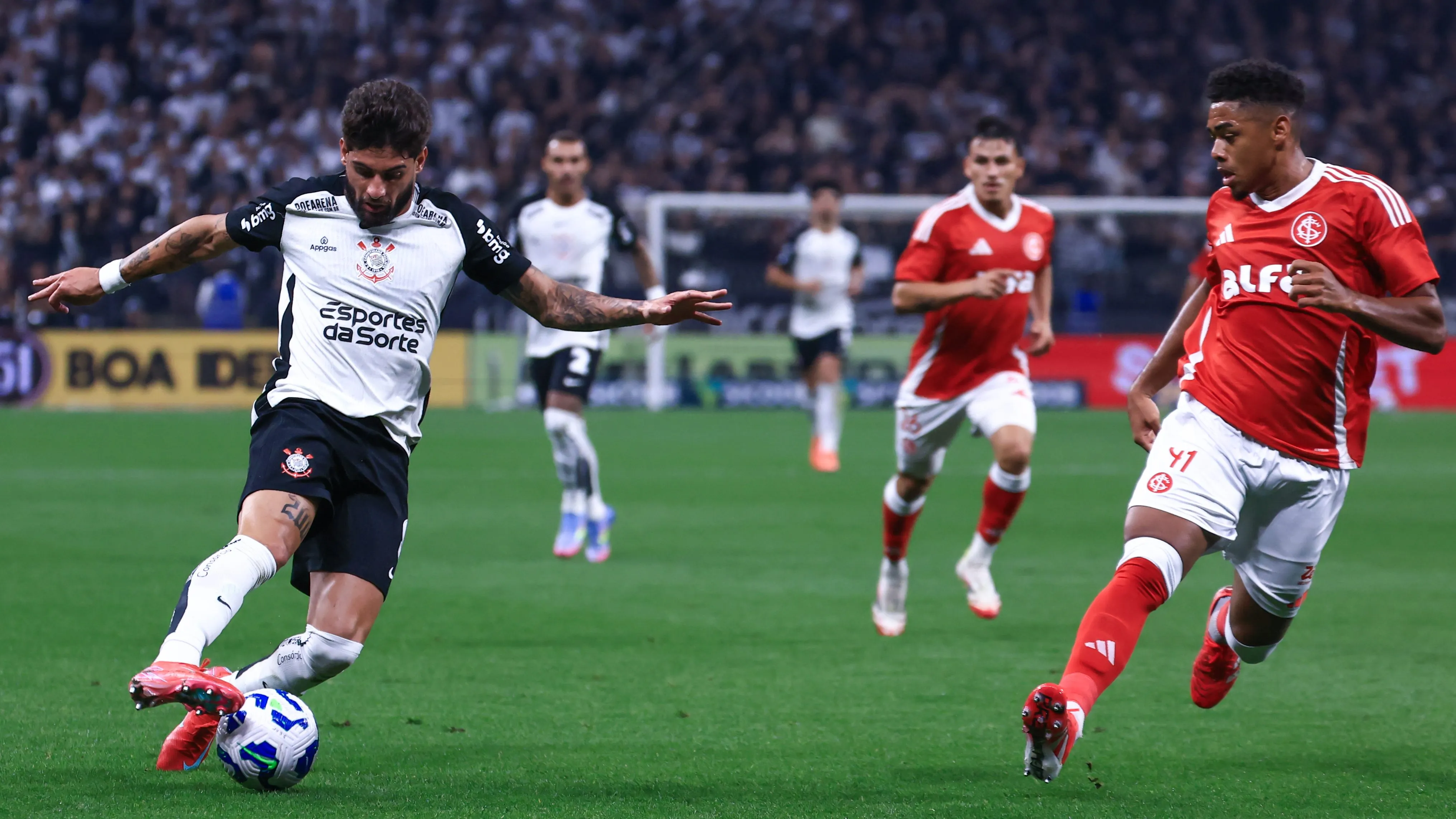 Yuri Alberto jogador do Corinthians durante partida contra o Internacional no estadio Arena Corinthians pelo campeonato Brasileiro A 2025. Foto: Marcello Zambrana/AGIF