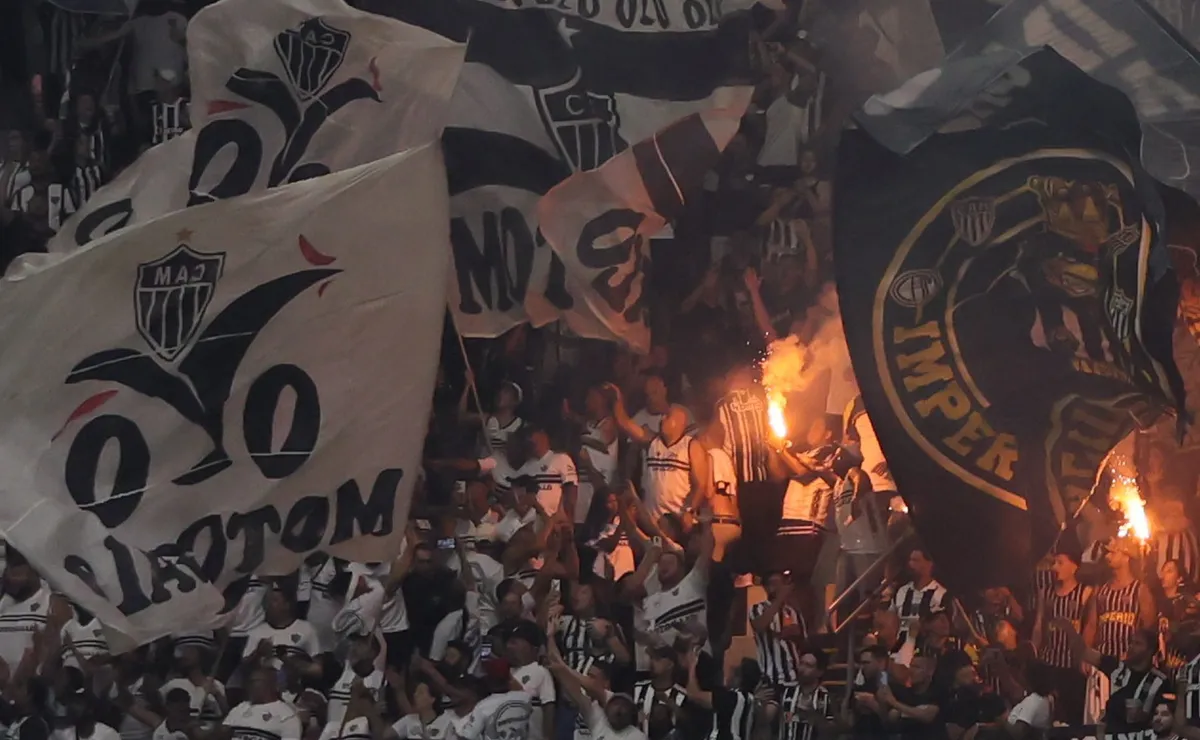 Eduardo Domínguez valoriza torcida do Atlético Mineiro e aponta conexão como chave para evolução da equipe