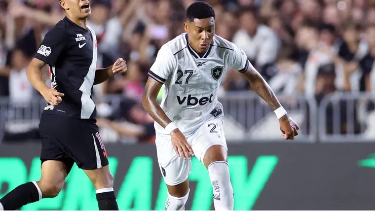 Caio Roque foi decisivo na vitória do Botafogo diante do Vasco Foto: Vítor Silva/Botafogo