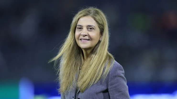 Leila Pereira antes de um jogo do Palmeiras
