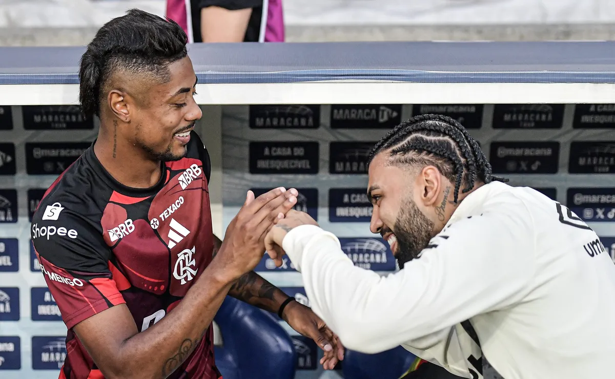 Gabigol e Bruno Henrique são flagrados se cumprimentando em Flamengo x Santos e repercute na web
