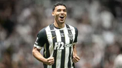 Victor Hugo celebra gol no jogo