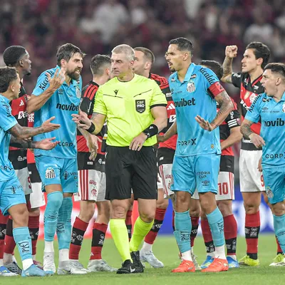 PC Oliveira justifica toque de Léo Ortiz para gol anulado