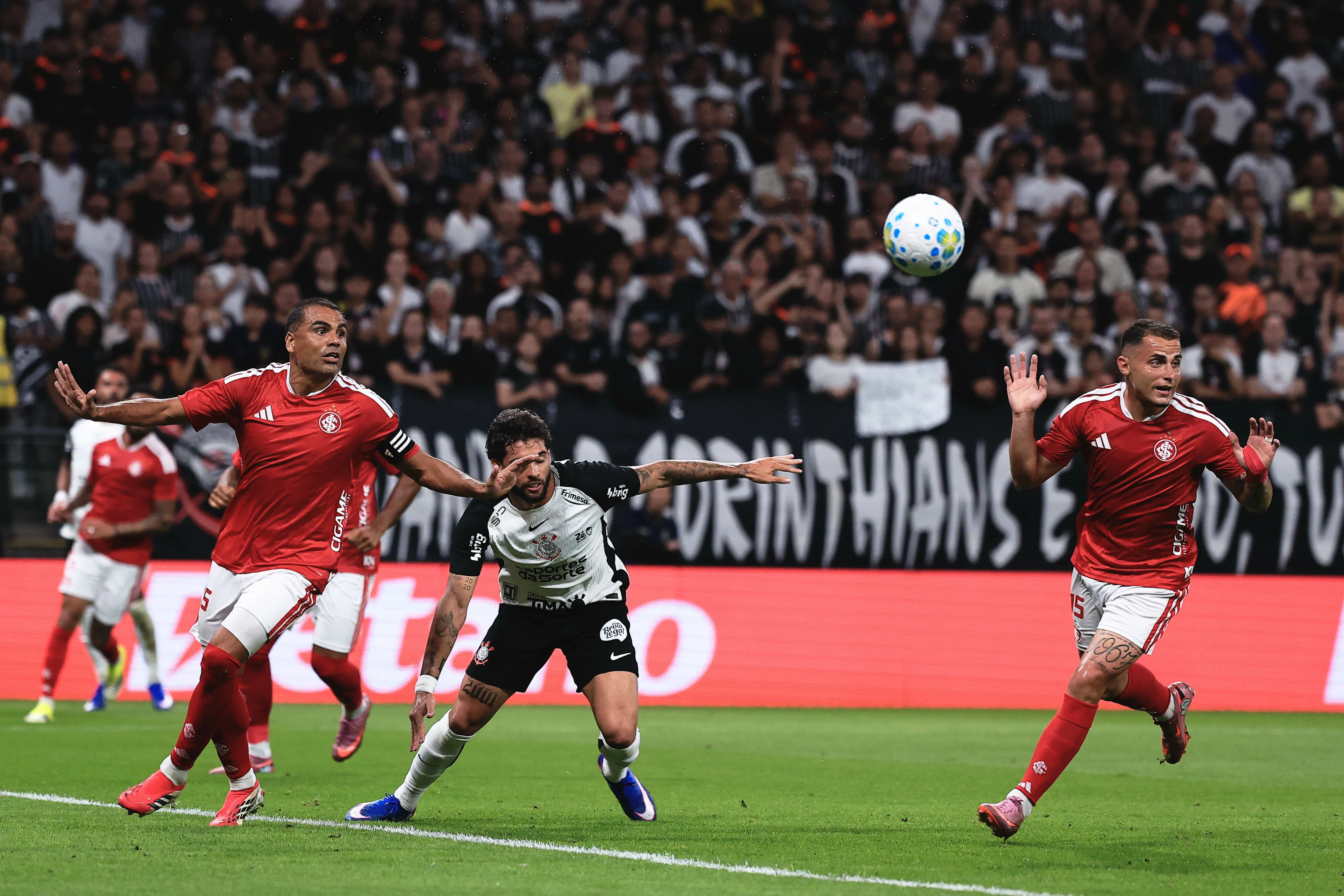 Corinthians x Internacional. Foto: Ettore Chiereguini/AGIF