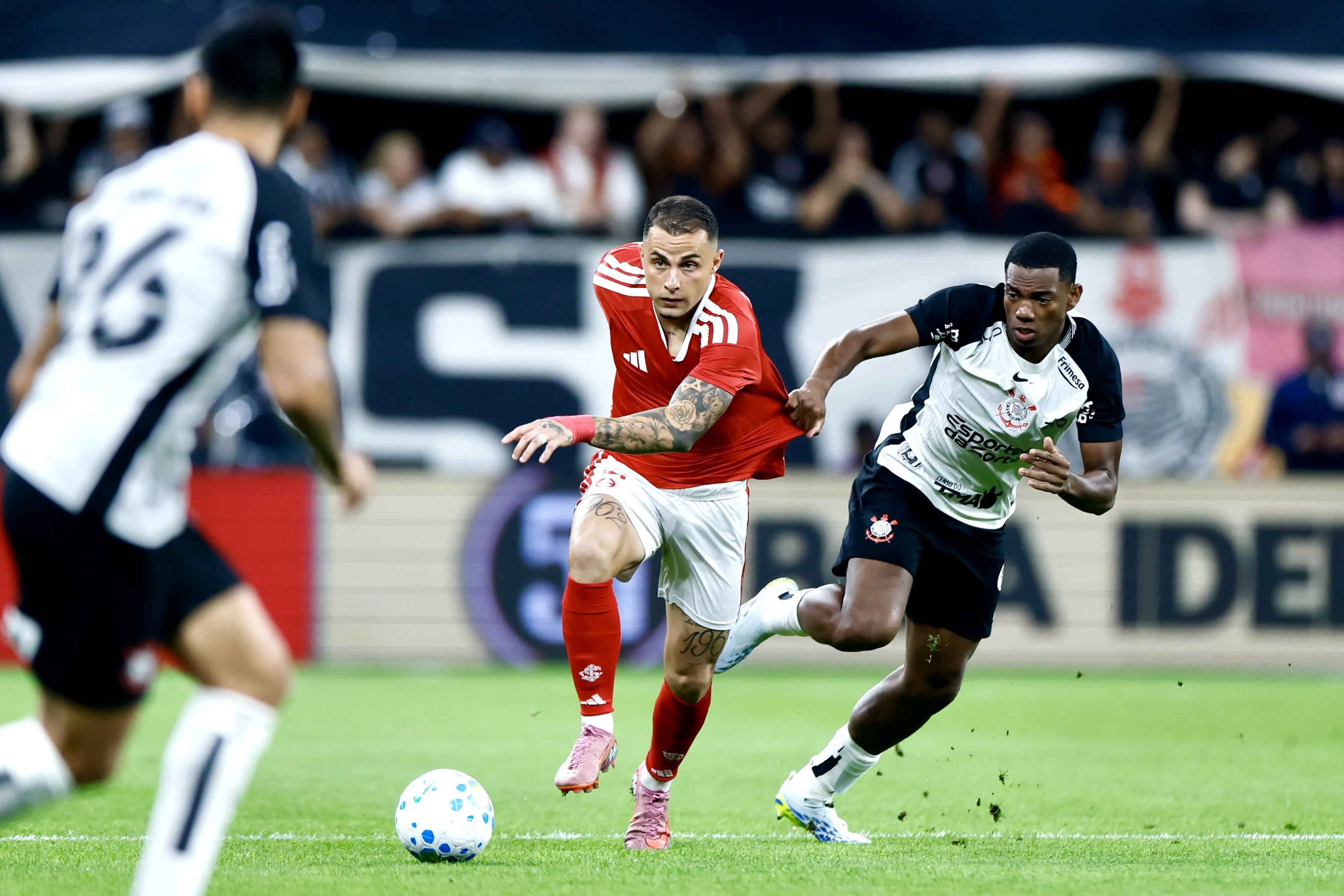Corinthians x Internacional. Foto: Marcello Zambrana/AGIF
