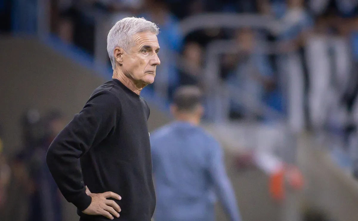 Grêmio repete erro e começa com postura lenta diante do Remo, pelo Campeonato Brasileiro