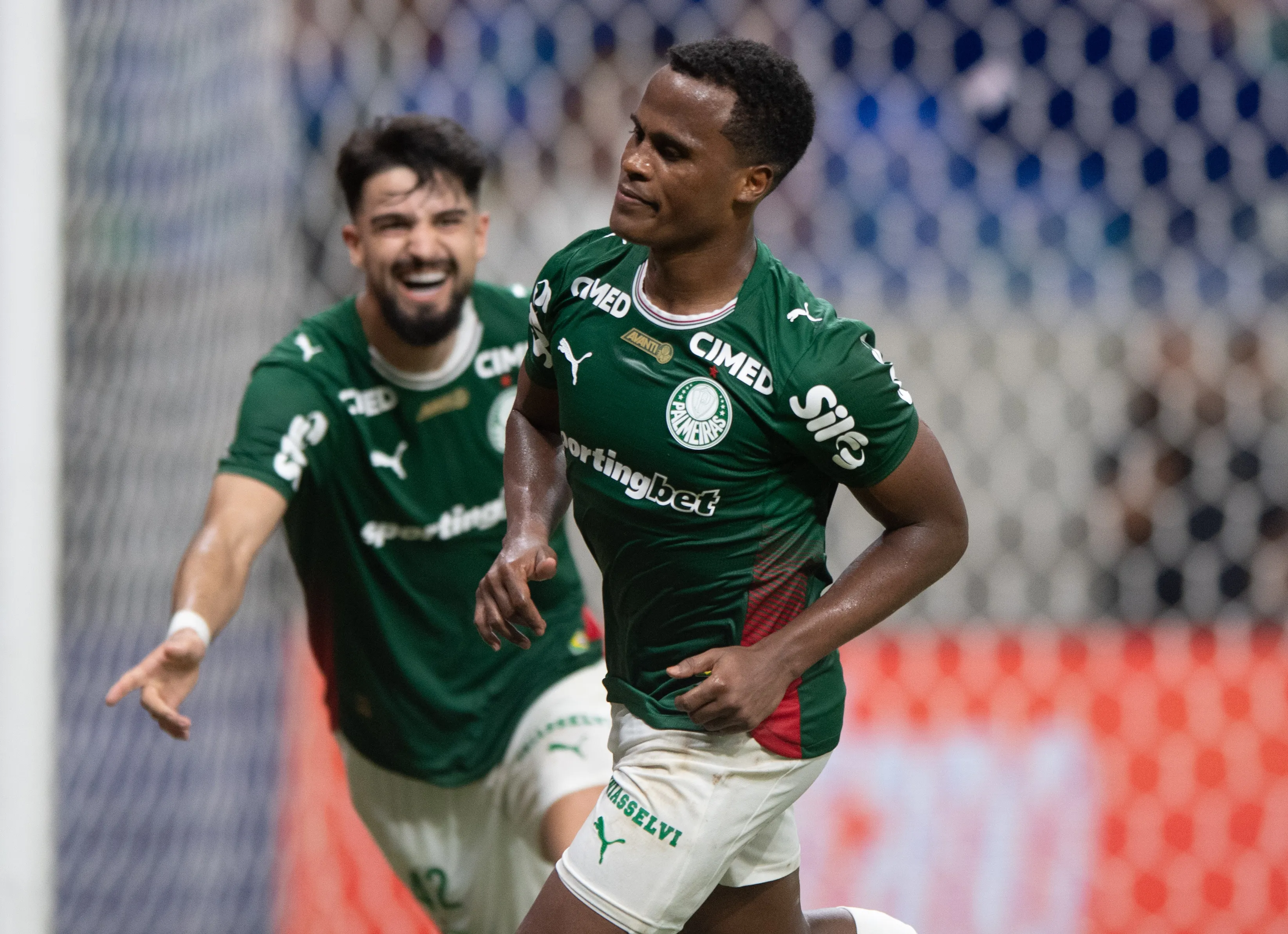 Arias jogador do Palmeiras comemora seu gol durante partida contra o Bahia no estadio Arena Fonte Nova pelo campeonato Brasileiro A 2026. Foto: Jhony Pinho/AGIF