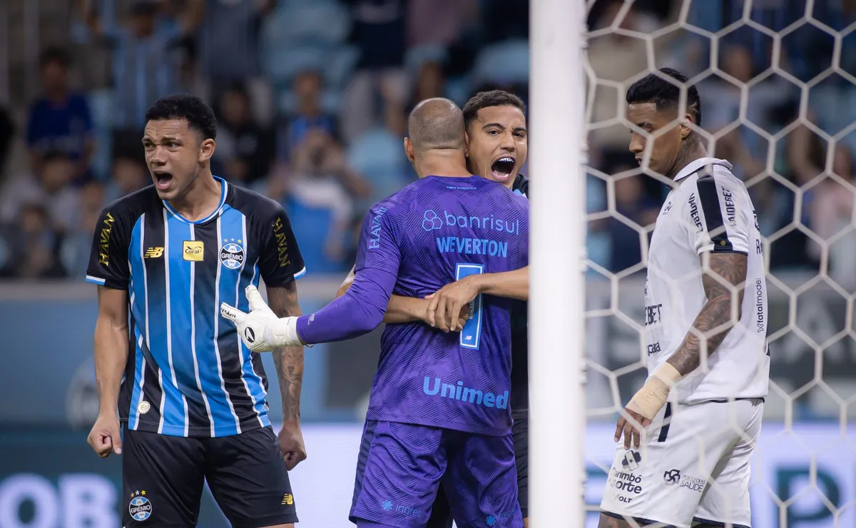 Weverton salva noite de Bernardo Zortea, mas Grêmio fica no empate diante do Remo