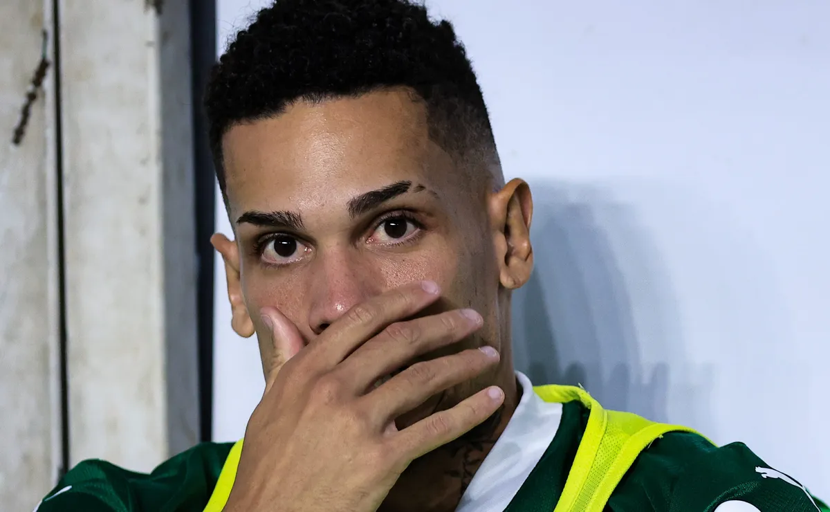 Ausência de Paulinho provoca desabafo de Abel Ferreira e pedido por mudança no calendário