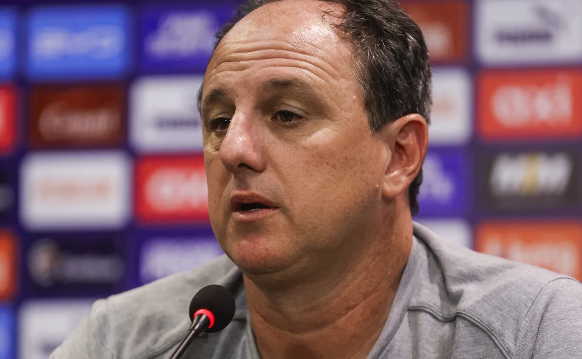 Rogério Ceni critica arbitragem por falta de Gómez em gol do Palmeiras contra o Bahia: “Uma vergonha”