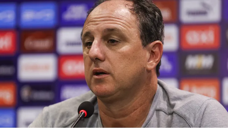 Rogério Ceni reclamou da arbitragem. Foto: Rafael Rodrigues/EC Bahia
