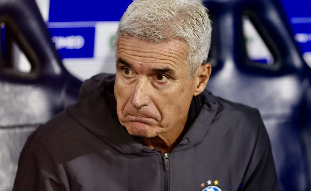 Luís Castro detalha preocupação com situação do Grêmio para sequência da temporada: “Resultado não mascara”