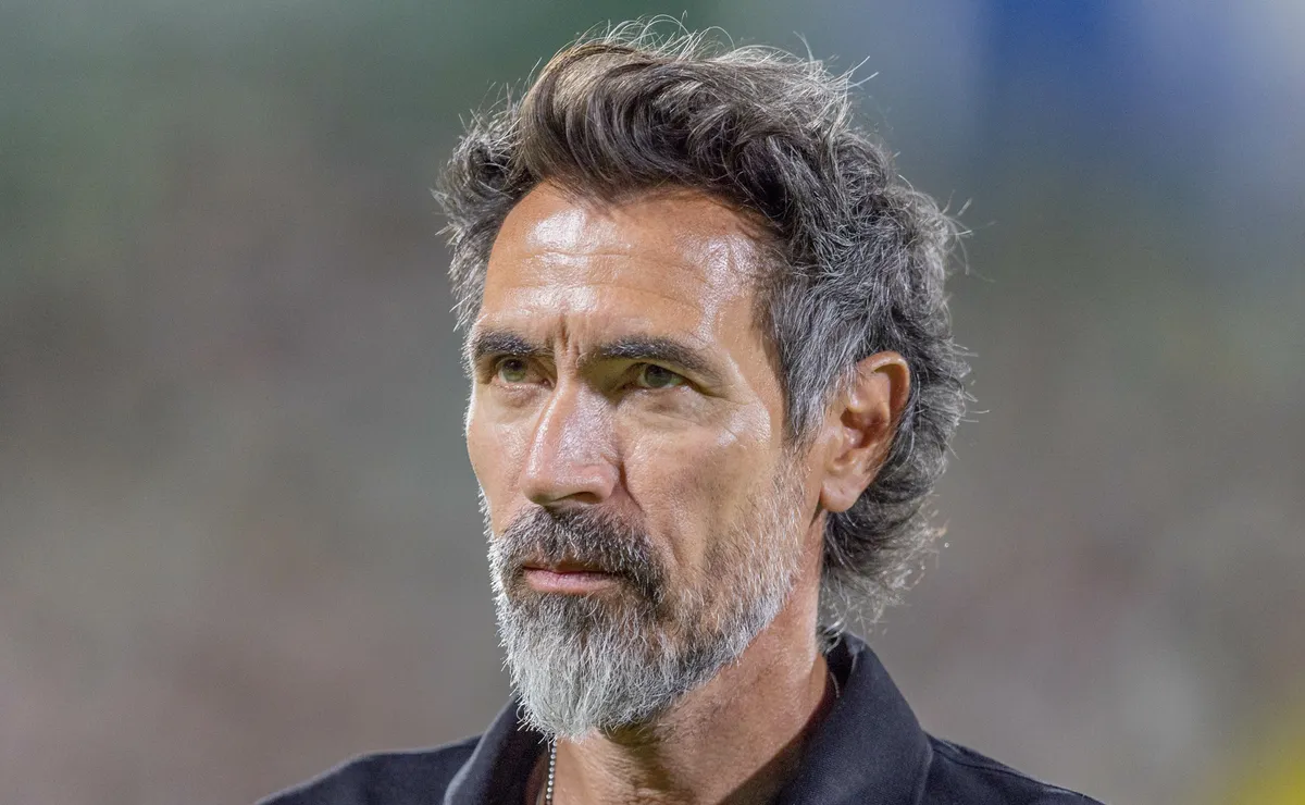 Domínguez admite que outros jogadores merecem vaga no time titular do Atlético e esboça escalação na Sul-Americana