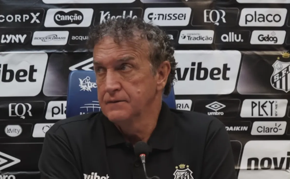 Cuca enxerga problema no Santos e irá fazer mais mudanças para o time ter mais intensidade sem a bola