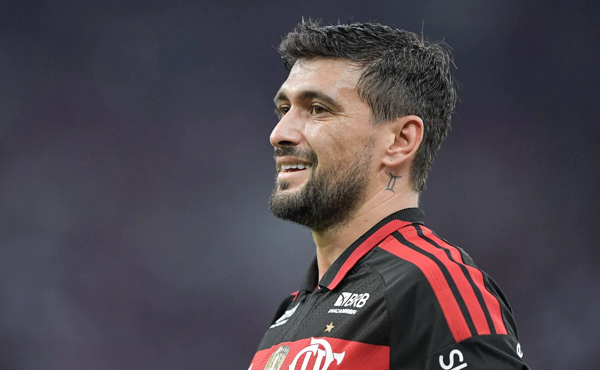 Arrascaeta chega a 369 partidas pelo Flamengo e se torna o estrangeiro com mais partidas pelo Rubro-Negro