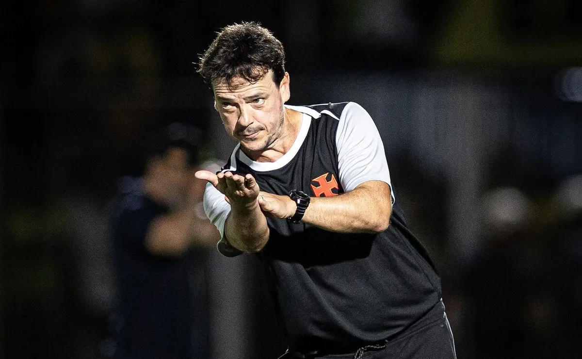Corinthians convida Fernando Diniz oferecendo contrato até o final do ano, visando apresentação ainda hoje