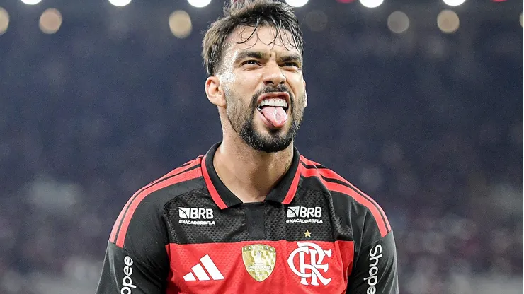 Meio-campista deu a sua opinião - Foto: Thiago Ribeiro/AGIF.