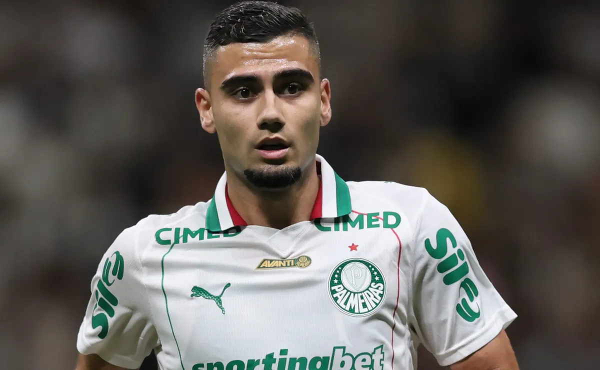 Andreas Pereira dispara em assistências no Brasileirão e pode ser a surpresa inesperada de Ancelotti
