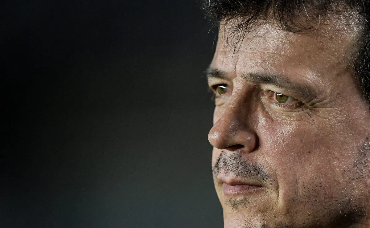 Corinthians acerta com Fernando Diniz e encaminha anúncio oficial ainda nesta segunda-feira