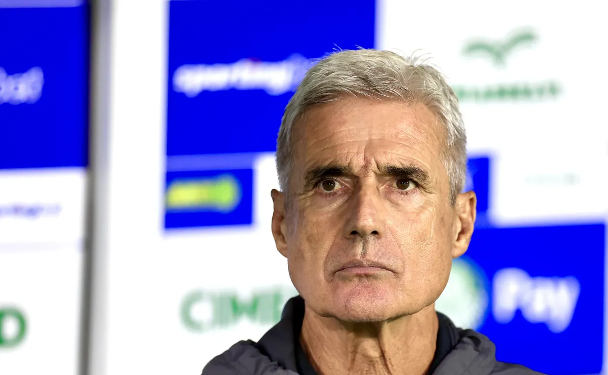 Luís Castro tem multa de R$ 41 milhões e demissão no Grêmio esbarra na questão financeira