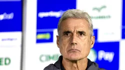 Luís Castro durante jogo do Imortal.