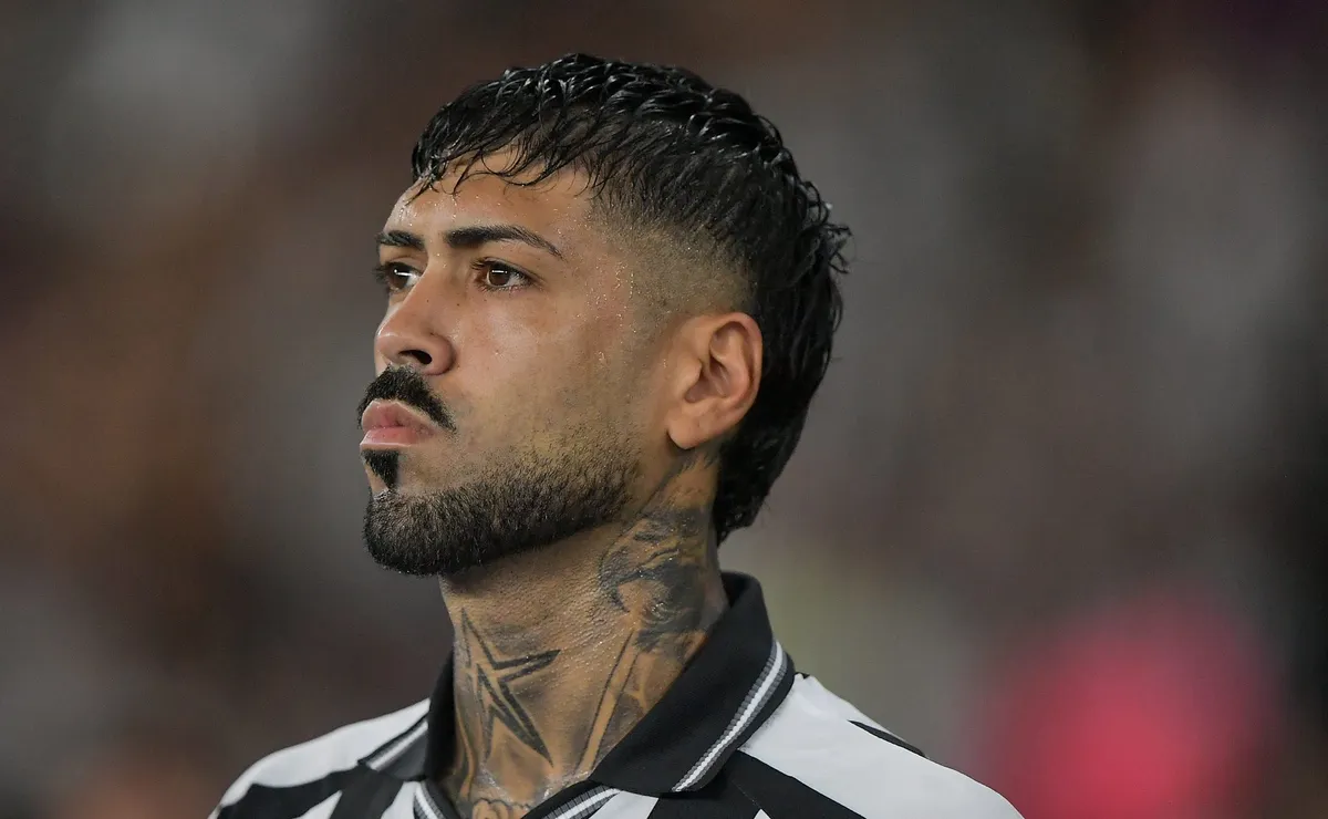 Textor dá ultimato para decidir futuro de Barboza e quer resolver problema da renovação antes da Copa