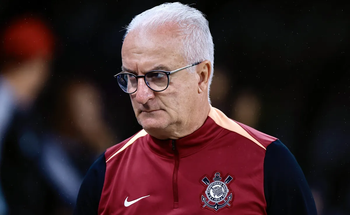 Dorival Júnior é o décimo treinador demitido no Brasileirão 2026