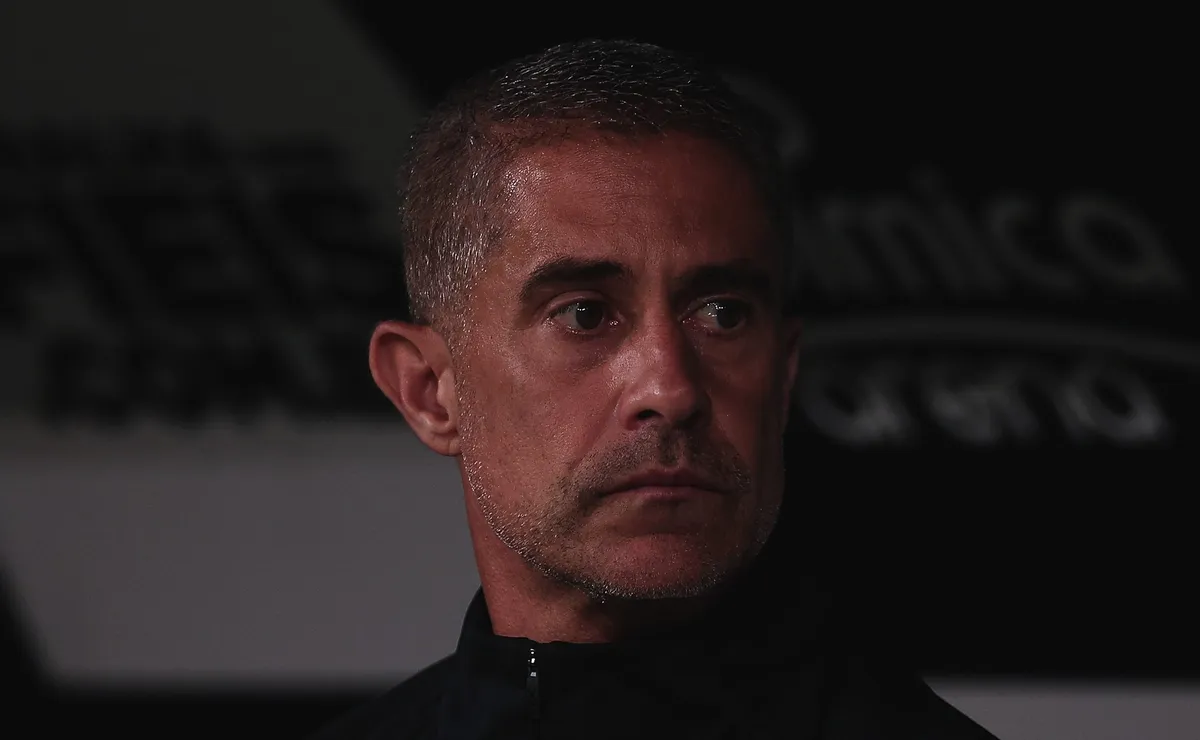Corinthians não bate o martelo sobre contratação de Fernando Diniz e Sylvinho vai ser procurado