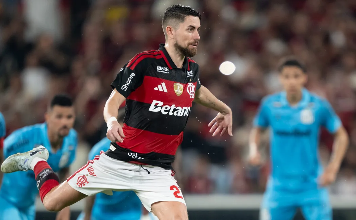 Jorginho mantém 100% em cobranças de pênaltis no Flamengo com dez gols em dez batidas efetuadas