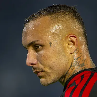 Flamengo mira reforços nas pontas após lesão de Cebolinha