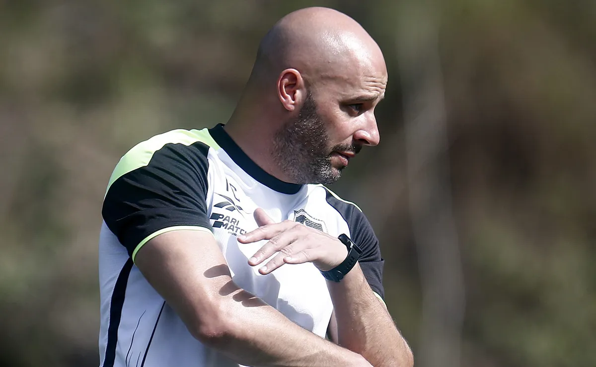 Botafogo diminuiu crise antes da estreia de Franclim Carvalho, diz jornalista: “Para iniciar o trabalho”