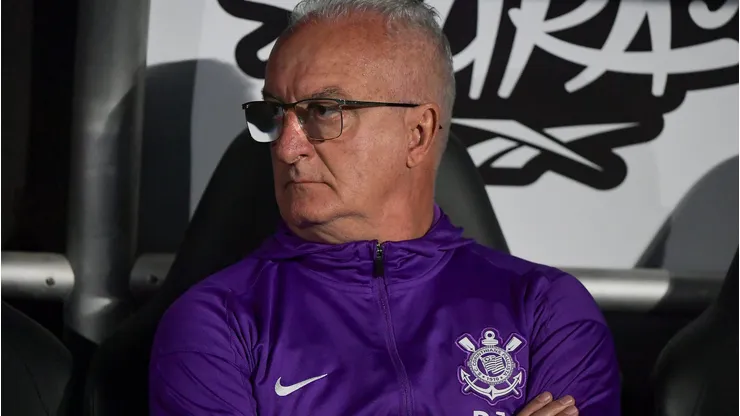 Dorival Júnior foi demitido do Corinthians.