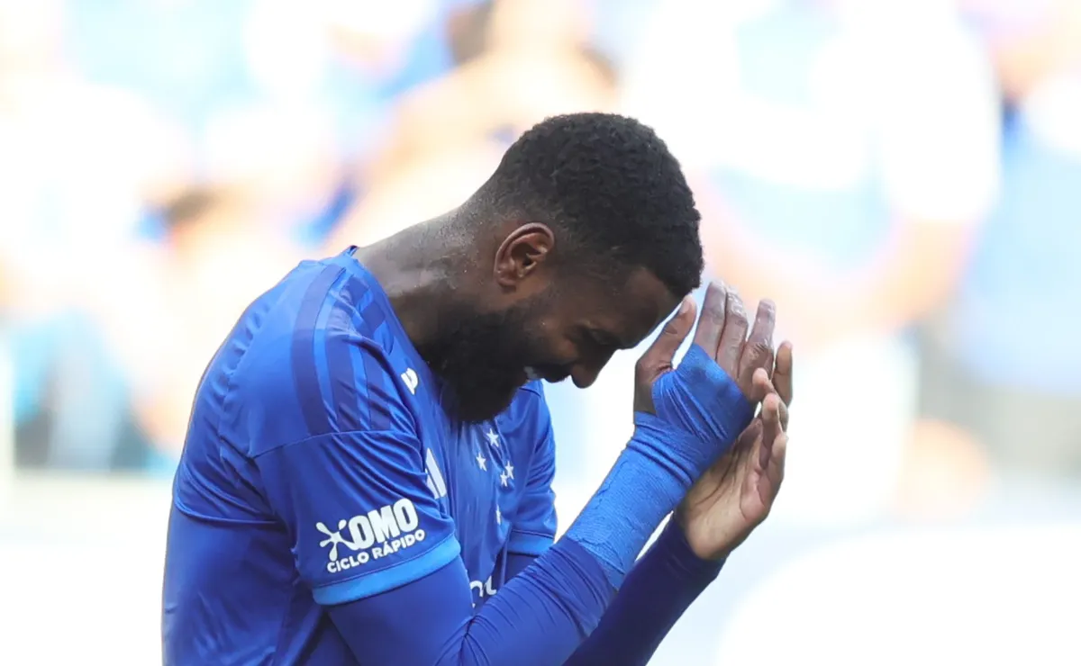 Artur Jorge liga o sinal de alerta sobre Gerson e busca soluções para o Coringa