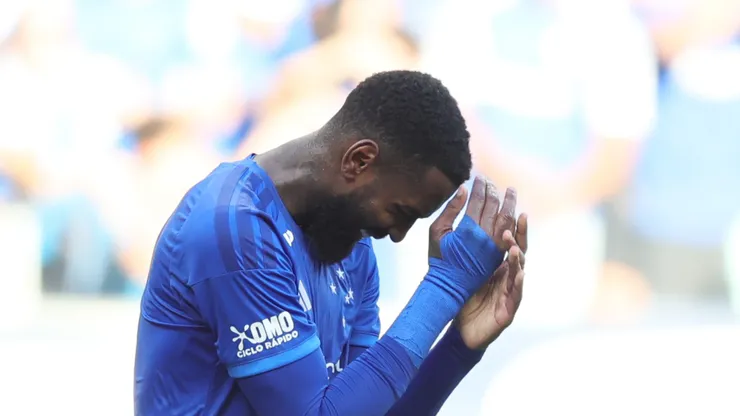 - Gerson não vem rendendo o esperado desde quando foi contratado