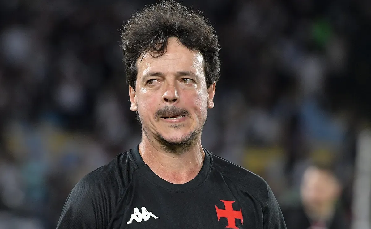 Vidente prevê Diniz com início promissor, mas alerta para desgaste tático e conflitos com líderes do elenco