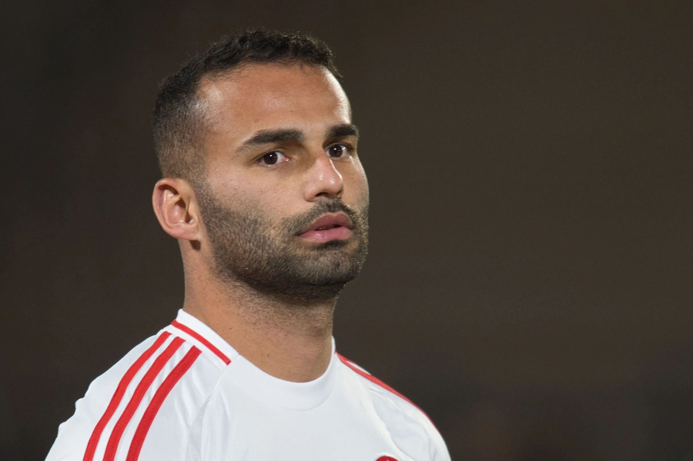 SP – BRAGANCA PAULISTA – 09/08/2025 – BRASILEIRO A 2025, BRAGANTINO X INTERNACIONAL – Thiago Maia jogador do Internacional durante execucao do hino nacional antes da partida contra o Bragantino no estadio Cicero De Souza Marques pelo campeonato Brasileiro A 2025. Foto: Anderson Romao/AGIF