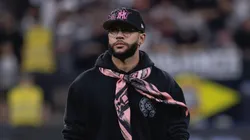 Memphis Depay não está jogando por conta de uma lesão.