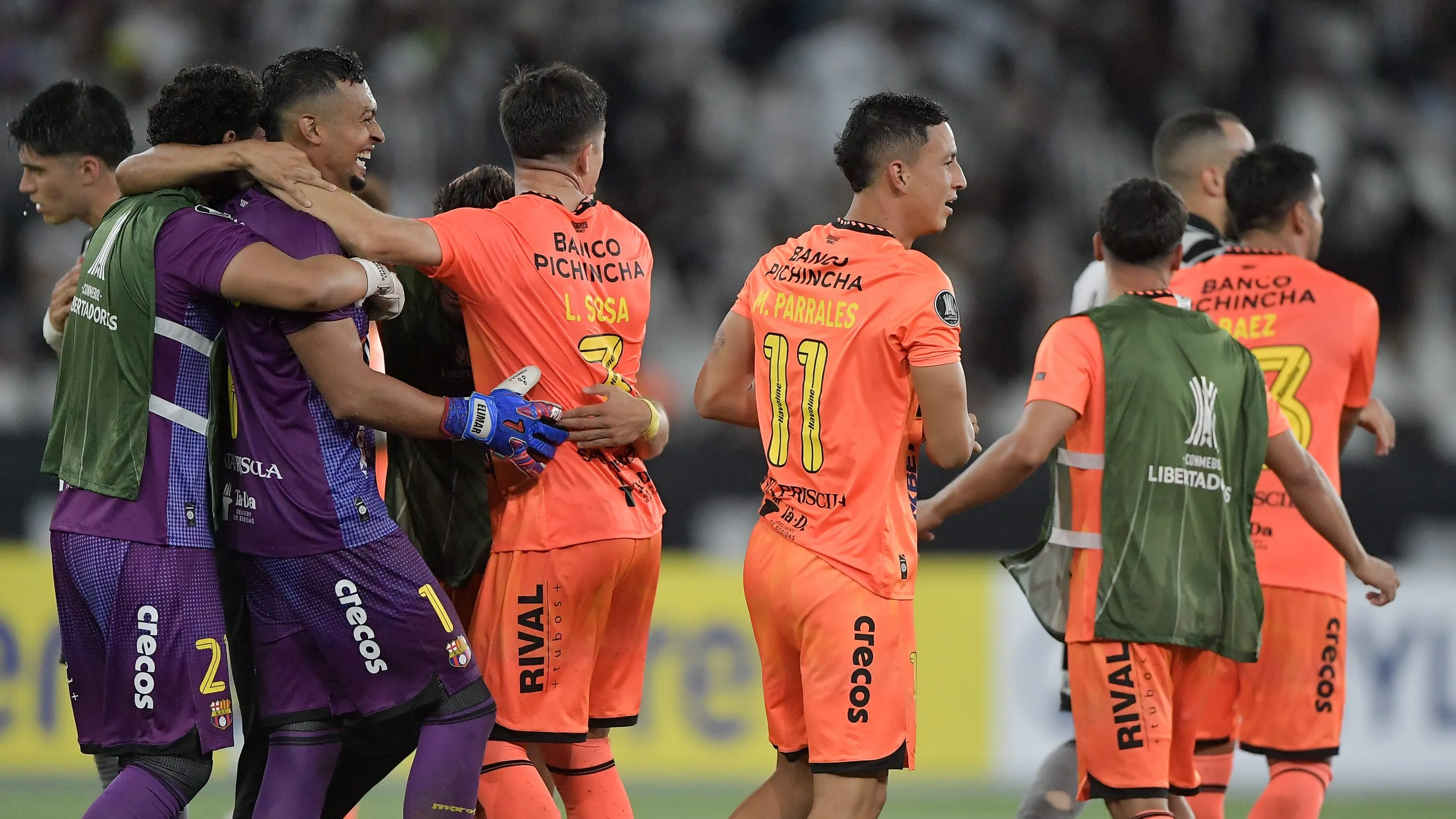 Barcelona SC contra brasileiros. Foto: Thiago Ribeiro/AGIF