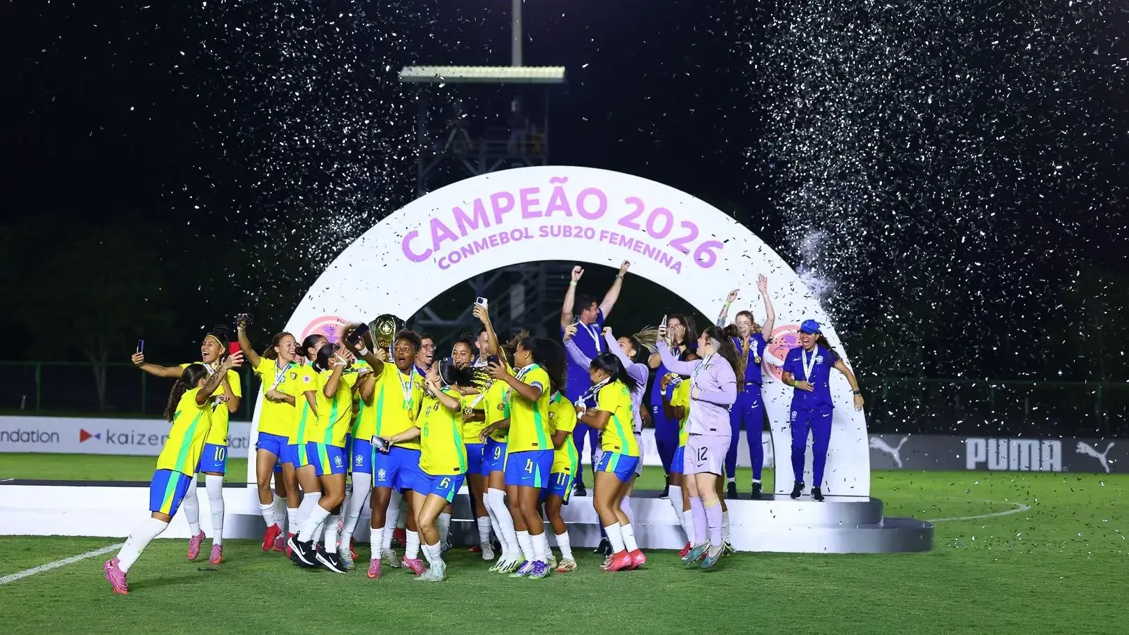 Seleção Brasileira Feminina Sub-20 celebra título do Sul-Americano em 2025