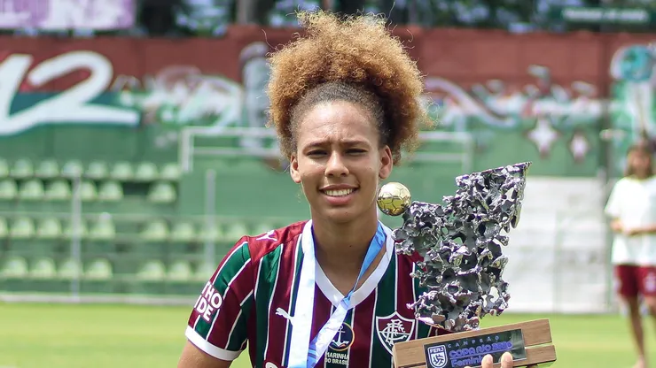 Adrielly Bruna vai defender Seleção Feminina nos EUA - Foto: Leonardo Brasil/Fluminense