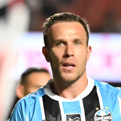 Sem cláusula, Arthur depende de nova negociação e atrai interesse europeu