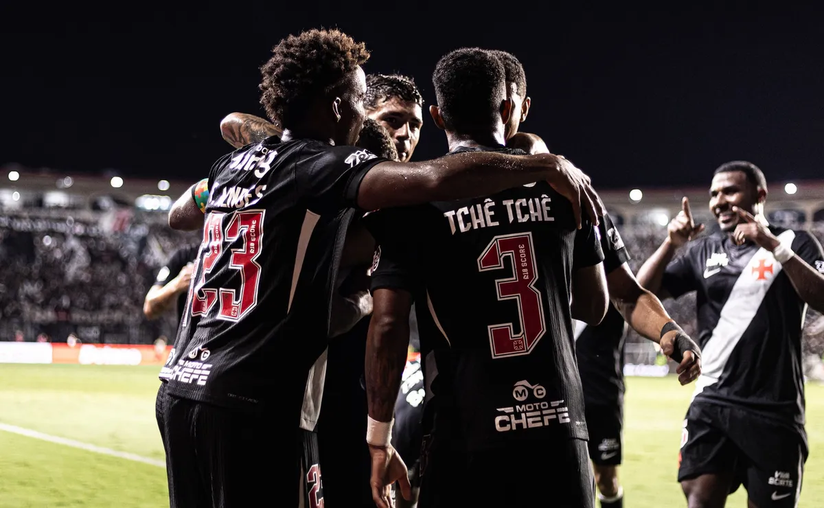 Com time reserva, Vasco arrancará um empate com o Barracas Central pela Sul-Americana, segundo a IA