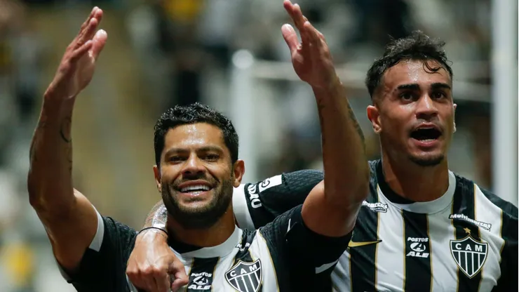 Hulk (à esquerda) foi preservado pelo Atlético de jogo contra o Puerto Cabello