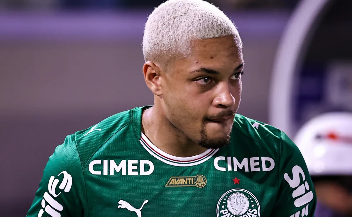 Palmeiras relaciona Vitor Roque e chega à Colômbia para enfrentar o Junior Barranquilla