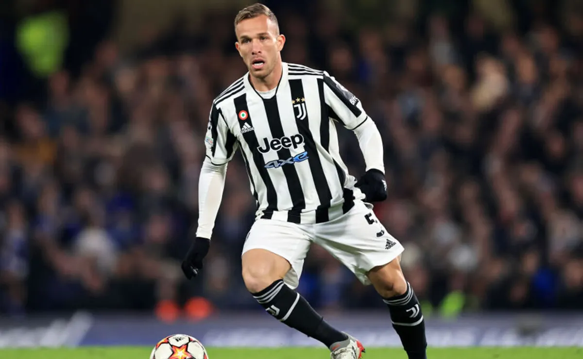 Arthur pode deixar o Grêmio? Situação financeira e interesse europeu colocam permanência em dúvida