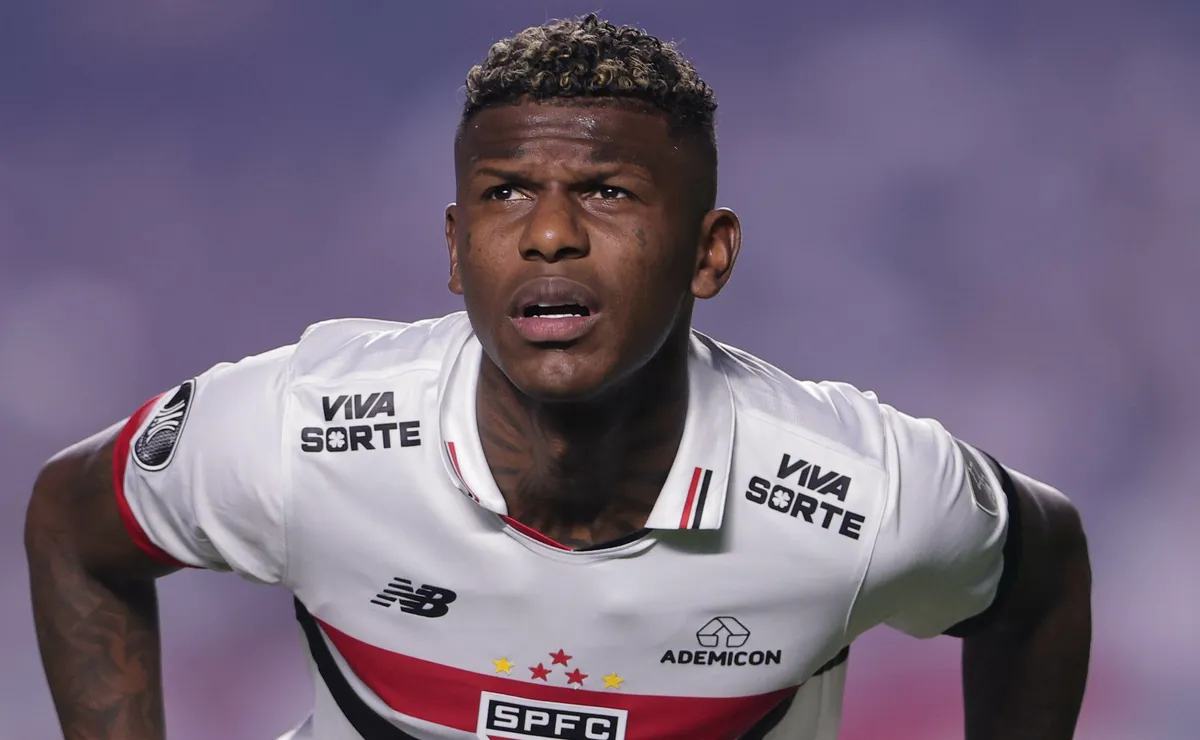 Arboleda desaparece no São Paulo e Vasco faz oferta com aumento salarial e contrato até dezembro de 2029